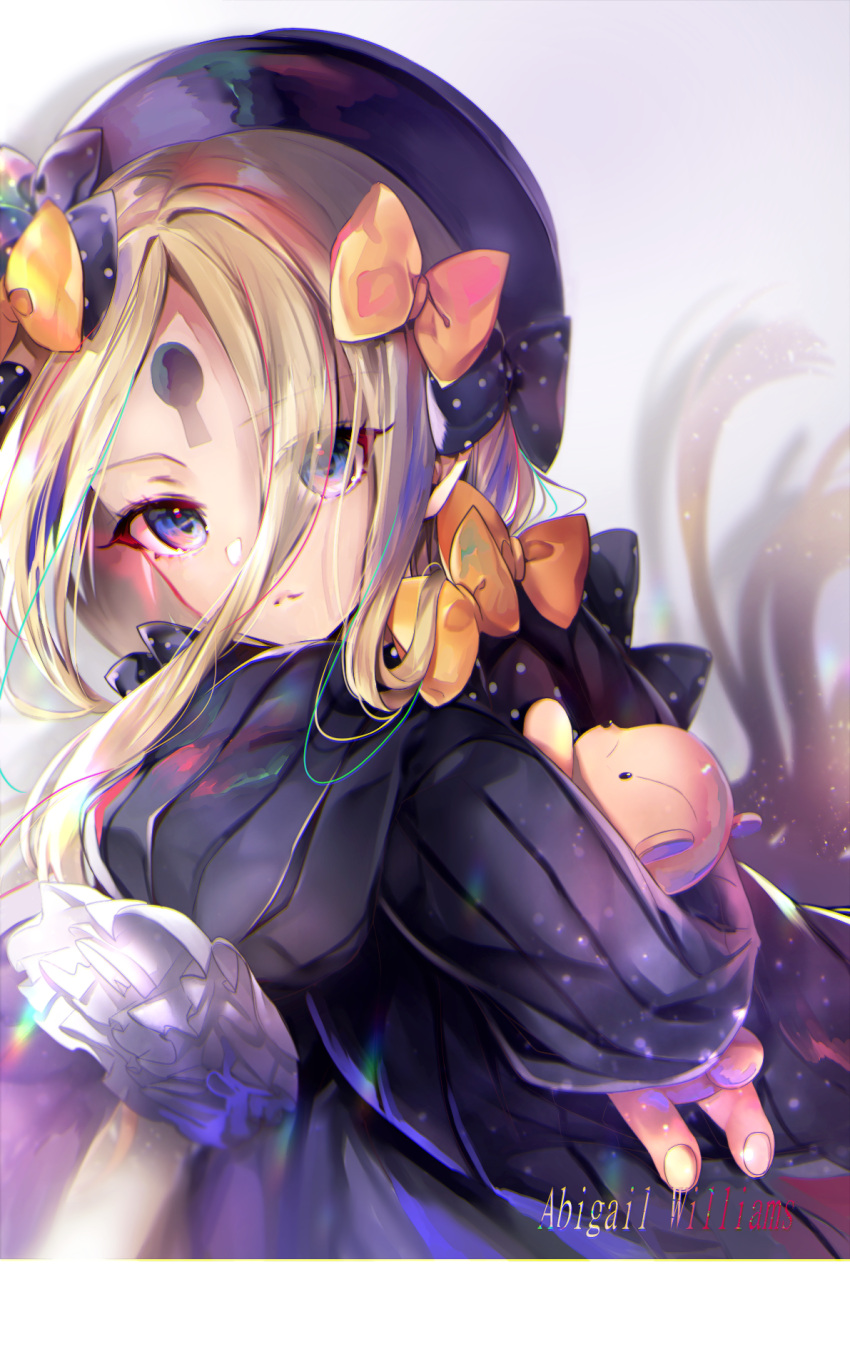 1girl abigail_williams_(fate/grand_order) bangs black_bow black_dress black_headwear blonde_hair blue_eyes blush bow breasts dress fate/grand_order fate_(series) forehead hair_bow hane_yuki hat highres keyhole long_hair long_sleeves looking_at_viewer multiple_bows orange_bow parted_bangs polka_dot polka_dot_bow ribbed_dress sleeves_past_fingers sleeves_past_wrists small_breasts stuffed_animal stuffed_toy teddy_bear