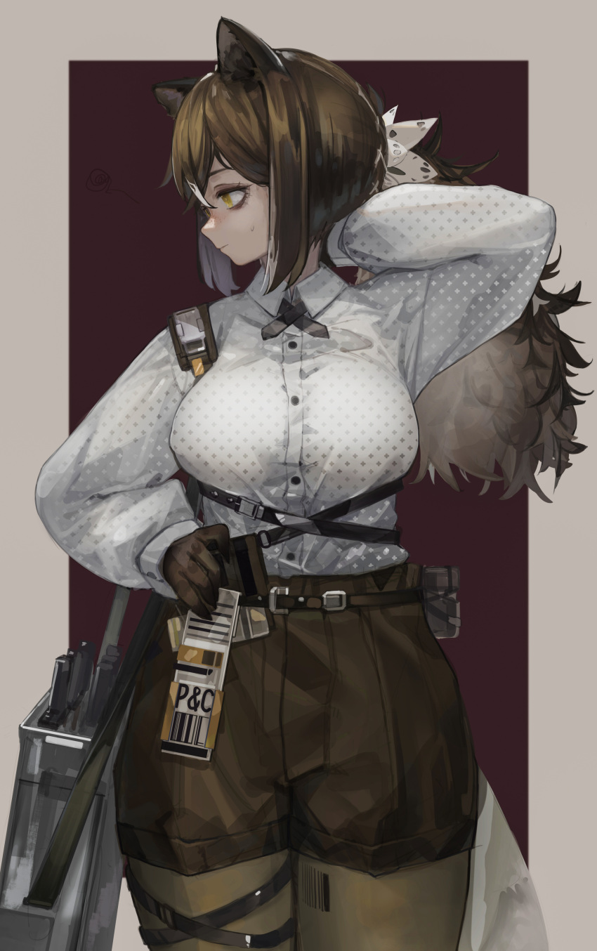 1girl absurdres animal_ears arknights arm_up bag bags_under_eyes belt border breasts brown_gloves brown_hair brown_legwear brown_shorts closed_mouth collared_shirt cowboy_shot gloves grey_border hand_on_hip highres large_breasts leg_up long_hair long_sleeves looking_away looking_to_the_side pantyhose patterned_clothing ponytail purple_background raccoon_ears raccoon_girl robin_(arknights) shirt shorts sidelocks simple_background smile solo squiggle timitarcat yellow_eyes
