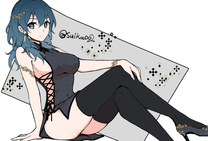 1girl alternate_costume black_dress black_legwear blue_eyes blue_hair blue_nails breasts byleth_(fire_emblem) byleth_eisner_(female) china_dress chinese_clothes closed_mouth commentary crossed_legs dress earrings fire_emblem fire_emblem:_three_houses grey_background grey_footwear hair_between_eyes hair_ornament hand_on_own_knee high_heels highres ijiro_suika jewelry large_breasts long_hair looking_at_viewer nail_polish sideboob simple_background sitting sleeveless sleeveless_dress smile solo thigh-highs thighs twitter_username white_background