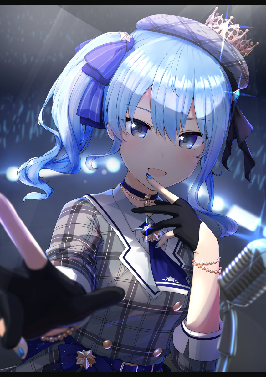1girl basa_rutan bead_bracelet beads beret black_gloves blue_choker blue_eyes blue_hair blue_nails blurry bracelet choker concert depth_of_field finger_to_own_chin fingernails foreshortening glint gloves glowstick hair_ribbon hat highres hololive hoshimachi_suisei jewelry long_hair looking_at_viewer microphone nail_polish open_mouth partially_fingerless_gloves ribbon ringlets side_ponytail sidelocks single_sidelock solo stage_lights star_(symbol) star_choker tsurime vintage_microphone virtual_youtuber wavy_hair