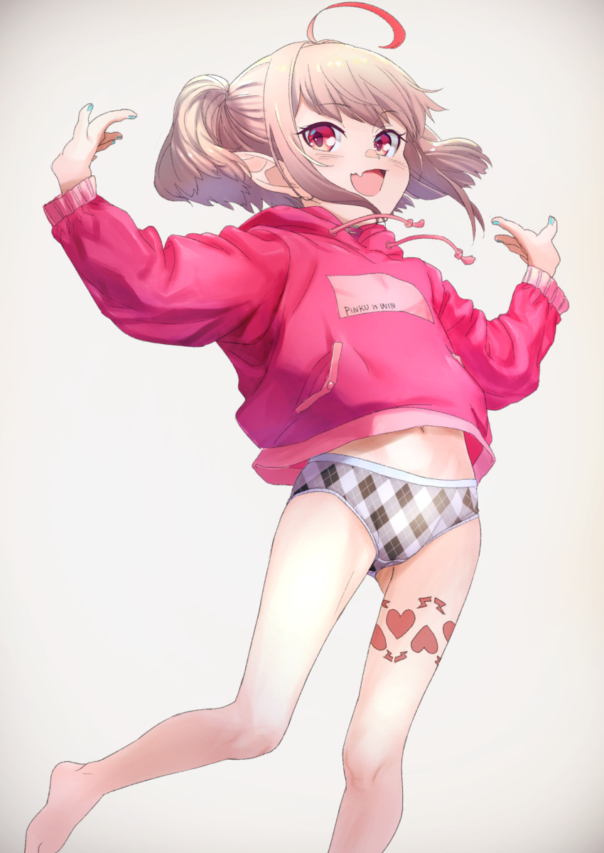 1girl ahoge argyle argyle_panties arms_up bare_legs barefoot blue_nails blush commentary_request drawstring eyebrows_visible_through_hair fang foot_out_of_frame grey_hair heart heart_tattoo highres hood hoodie looking_at_viewer makaino_ririmu medium_hair multicolored_hair nail_polish navel nijisanji no_pants open_mouth panties pink_hoodie pointy_ears red_eyes redhead sabamen sidelocks simple_background skin_fang smile solo streaked_hair tattoo thigh_tattoo twintails underwear virtual_youtuber