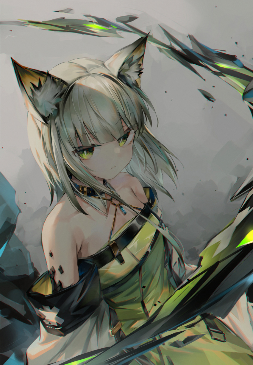 1girl animal_ear_fluff animal_ears arknights bangs bare_shoulders chen_bin chinese_commentary commentary_request dress eyebrows_visible_through_hair green_dress green_eyes grey_background highres kal'tsit_(arknights) looking_at_viewer lynx_ears medium_hair off-shoulder_dress off_shoulder oripathy_lesion_(arknights) partial_commentary silver_hair solo upper_body
