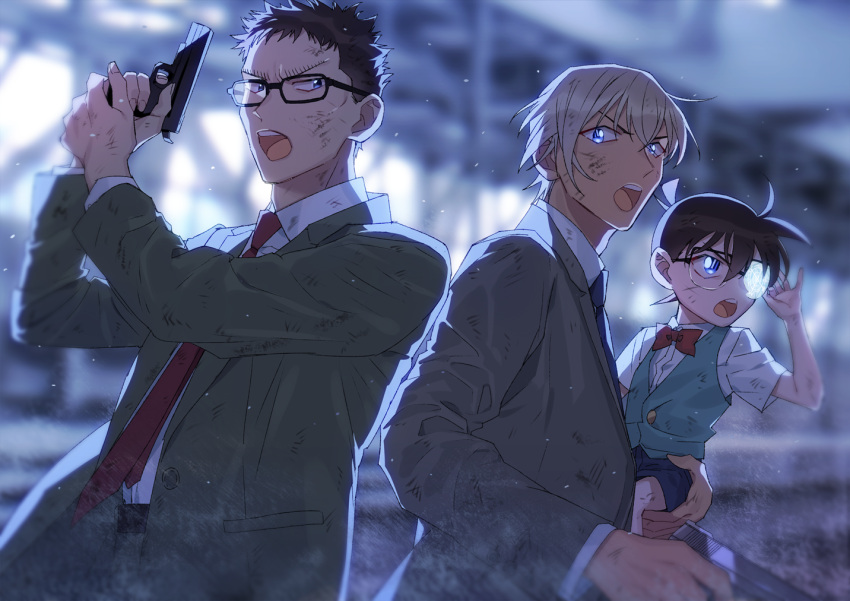 3boys amuro_tooru bangs black-framed_eyewear black_hair blonde_hair blue_eyes blue_neckwear blue_shorts blue_vest blurry blurry_background bow bowtie brown_hair buttons carrying child collared_shirt commentary_request depth_of_field dirty dirty_clothes dirty_face dress_shirt edogawa_conan fingernails formal glasses glowing green_jacket green_pants green_suit grey_jacket grey_suit gun hair_between_eyes hand_up handgun hands_up holding holding_gun holding_weapon jacket k_(gear_labo) kazami_yuuya long_sleeves looking_to_the_side male_focus meitantei_conan multiple_boys necktie open_clothes open_jacket open_mouth outdoors pants purple_neckwear red_bow red_neckwear scratches serious shirt shirt_tucked_in short_hair shorts suit upper_teeth vest weapon white_shirt