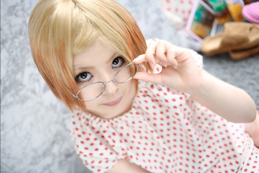 blonde_hair cosplay dress glasses ichigo_mashimaro mamiya_tamaki photo sakuragi_matsuri strawberry_pattern