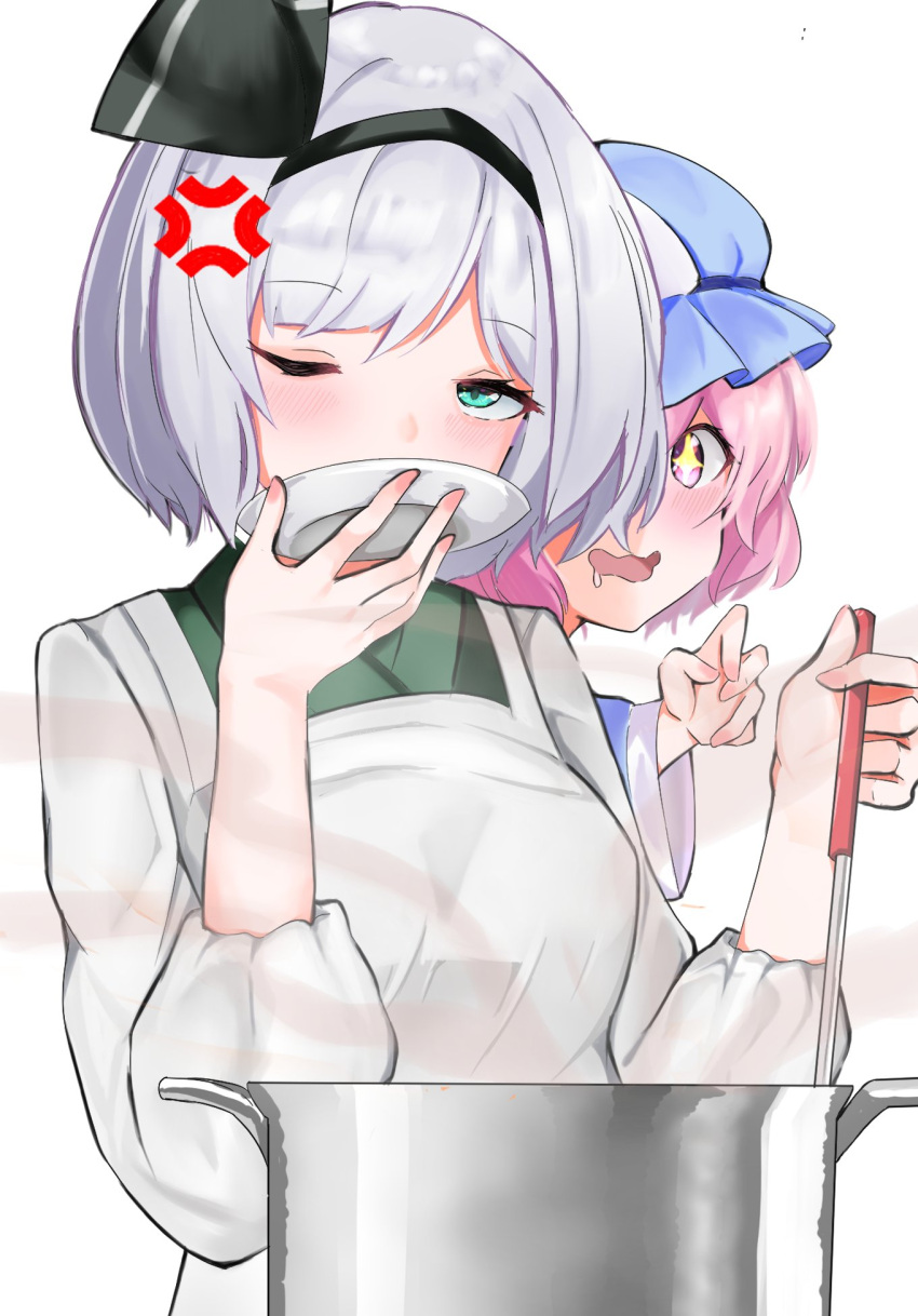 +_+ 258n 2girls anger_vein apron cooking green_eyes green_kimono highres japanese_clothes kimono konpaku_youmu mouth_drool multiple_girls one_eye_closed pink_eyes pink_hair saigyouji_yuyuko simple_background touhou upper_body white_apron white_background white_hair