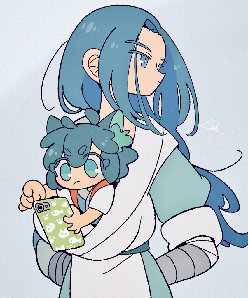 2boys black_hair blue_eyes blue_hair blush eyebrows_visible_through_hair grey_background highres holding holding_phone kaneko_sake long_hair luoxiaohei multiple_boys no_nose phone short_sleeves signature simple_background the_legend_of_luo_xiaohei upper_body wuxian_(the_legend_of_luoxiaohei)