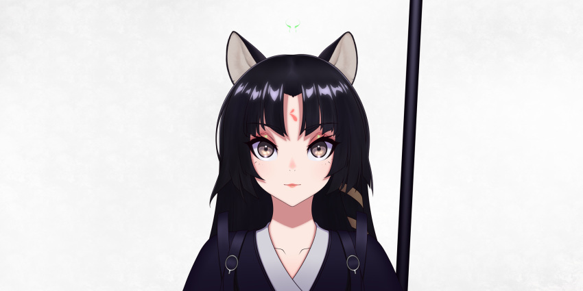 1girl animal_ears arknights bangs black_hair black_kimono chinese_commentary collarbone commentary_request dog_ears facial_mark grey_background grey_eyes highres japanese_clothes kimono long_hair looking_at_viewer nengliang_shengmingti partial_commentary portrait red_lips saga_(arknights) simple_background solo