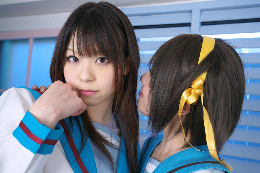asahina_mikuru cosplay hair_ribbons katou_mari kipi-san photo sailor_uniform school_uniform suzumiya_haruhi suzumiya_haruhi_no_yuuutsu