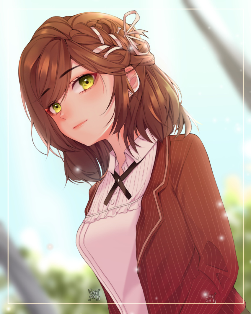 1girl bangs blue_sky blurry blurry_background border brown_hair chiisaisan closed_mouth earrings green_eyes hair_ornament highres jacket jewelry lips long_hair long_sleeves looking_at_viewer outdoors pink_shirt polo_shirt red_jacket rosa_(tears_of_themis) shirt sky smile solo tears_of_themis