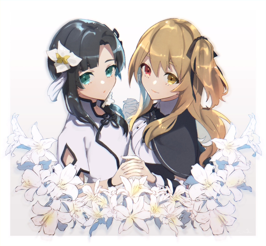 2girls assault_lily black_hair black_ribbon brown_hair china_dress chinese_clothes dress flower green_eyes hair_flower hair_ornament heterochromia highres holding_hands kuo_shenlin lily_(flower) multiple_girls one_side_up ribbon school_uniform tia_(cocorosso) wang_yujia yuri