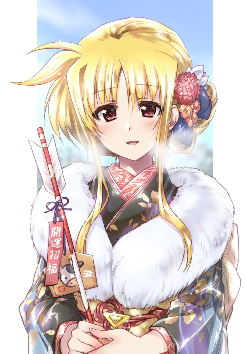 1girl alternate_hairstyle arrow_(projectile) bangs bardiche black_kimono blonde_hair breath chinese_zodiac ema eyebrows_visible_through_hair fate_testarossa floral_print flower fur_collar furisode hair_flower hair_ornament hair_up hamaya highres japanese_clothes kimono kuroi_mimei long_sleeves looking_at_viewer lyrical_nanoha mahou_shoujo_lyrical_nanoha_strikers new_year obi open_mouth outside_border print_kimono red_eyes sash short_hair_with_long_locks sidelocks smile solo standing translated year_of_the_ox