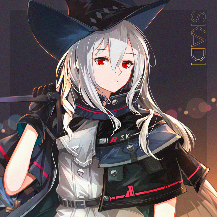 1girl arknights belt black_gloves black_headwear black_jacket character_name closed_mouth eyebrows_visible_through_hair gloves hat highres holding holding_knife jacket knife long_hair looking_at_viewer rabe26k red_eyes shirt silver_hair simple_background skadi_(arknights) solo_focus white_hair white_shirt witch_hat