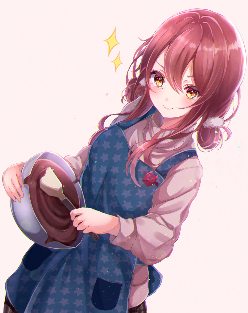 &gt;:) 1girl absurdres apron bangs black_skirt blue_apron blush bowl brown_eyes brown_hair brown_sweater chocolate closed_mouth commentary_request eyebrows_visible_through_hair hair_between_eyes highres holding holding_bowl huge_filesize idolmaster idolmaster_shiny_colors long_hair long_sleeves looking_at_viewer mixing_bowl oosaki_tenka pink_background print_apron sa-ya2 simple_background skirt smile solo sparkle spatula star_(symbol) star_print sweater turtleneck turtleneck_sweater v-shaped_eyebrows