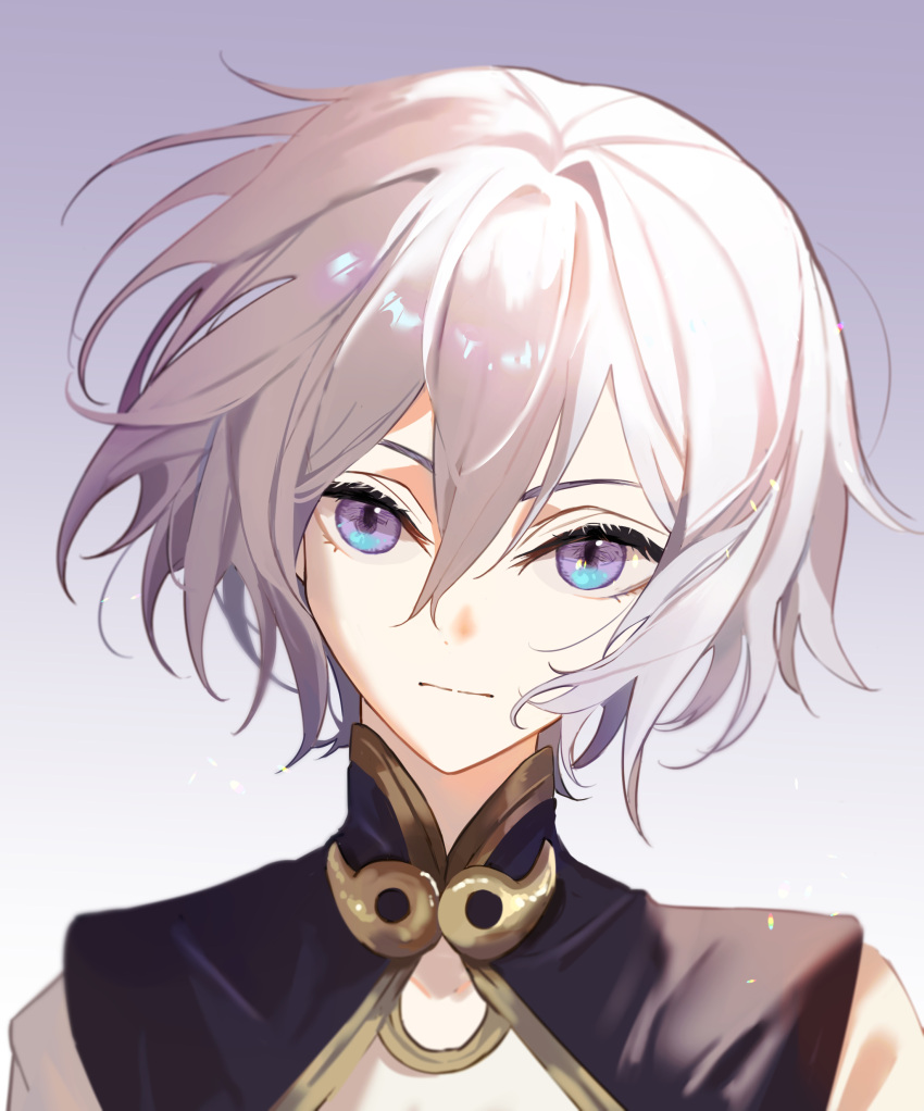 1boy absurdres bishounen blue_eyes closed_mouth expressionless fate/grand_order fate_(series) gao_changgong_(fate) gradient gradient_background highres looking_at_viewer magatama male_focus marimo_(nogdujeon) multicolored multicolored_eyes purple_background simple_background solo upper_body violet_eyes white_hair