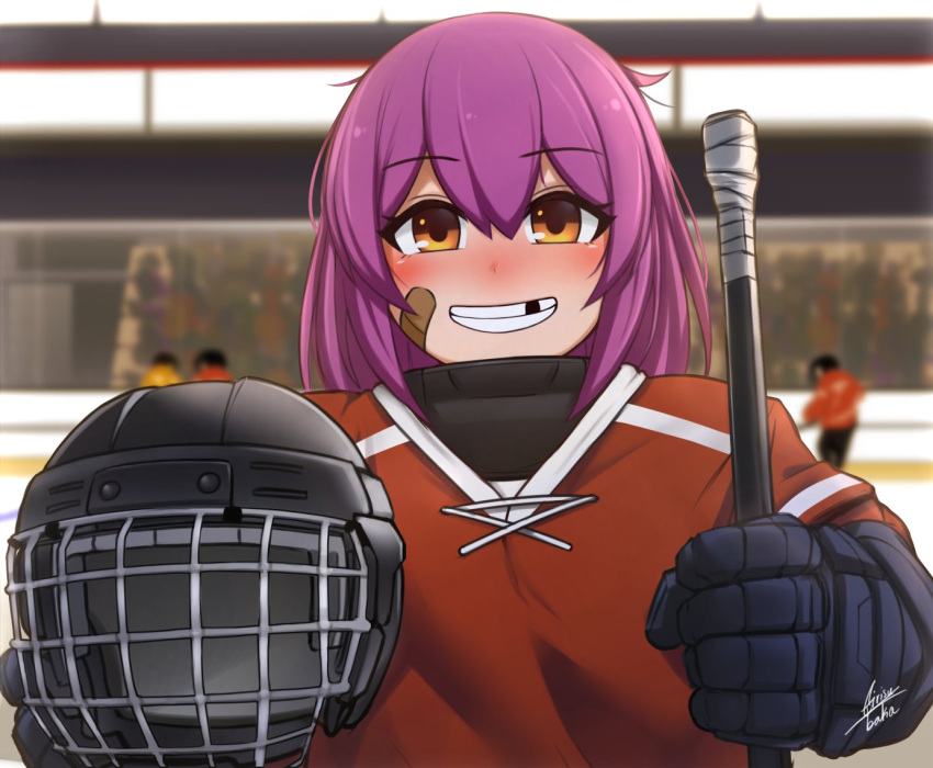 1girl 3others airisubaka artist_name bandaid bandaid_on_cheek bangs blurry blurry_background blush brown_eyes commentary eyebrows_visible_through_hair hand_up helmet hockey_stick hockey_sweater holding ice_hockey leah_(airisubaka) long_hair looking_at_viewer missing_tooth multiple_others original people purple_hair red_shirt shirt smile solo