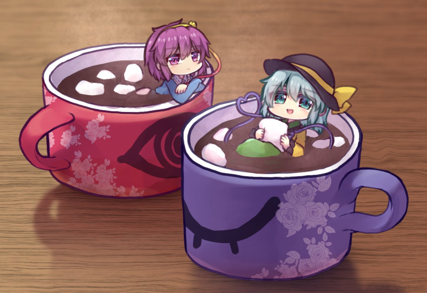 2girls bangs black_headwear blue_shirt closed_mouth coffee_mug crossed_arms cup eyebrows_visible_through_hair floral_print green_eyes green_hair green_skirt hair_between_eyes hat hat_ribbon heart heart_of_string holding in_container in_cup komeiji_koishi komeiji_satori long_sleeves looking_at_viewer mug multiple_girls open_mouth partially_submerged pink_eyes pink_hair ribbon rose_print shirt short_hair skirt smile third_eye touhou unime_seaflower yellow_ribbon yellow_shirt