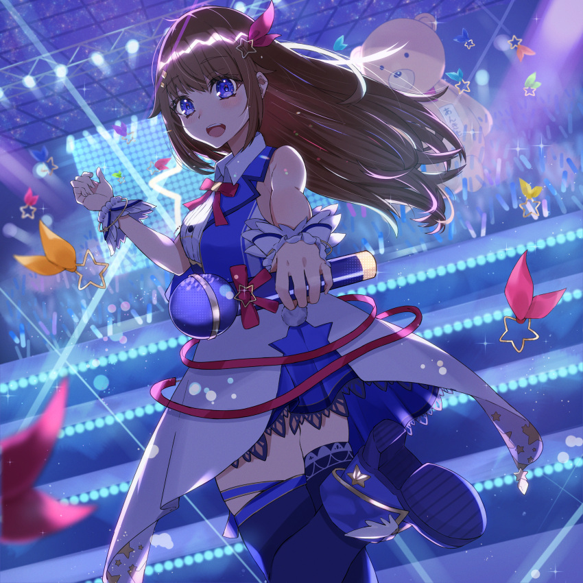 1girl :d absurdres ankimo_(tokino_sora) ankle_boots bangs bare_arms bare_shoulders blue_eyes blue_footwear blue_legwear blue_ribbon blue_skirt blue_vest blush boots bracelet brown_eyes brown_hair bunny_tail collared_shirt diamond_hair_ornament fake_tail from_behind glowstick hair_flaps hair_ornament hair_ribbon hairclip haru_yu high_heel_boots high_heels highres holding holding_microphone hololive huge_filesize idol jewelry long_hair looking_at_viewer microphone miniskirt neck_ribbon open_mouth pleated_skirt red_neckwear red_ribbon ribbon shirt skirt sleeveless sleeveless_shirt smile solo stage star_(symbol) star_hair_ornament tail thigh-highs thigh_ribbon tokino_sora twisted_torso upper_teeth vest virtual_youtuber waist_cape white_shirt winged_footwear wrist_cuffs zettai_ryouiki