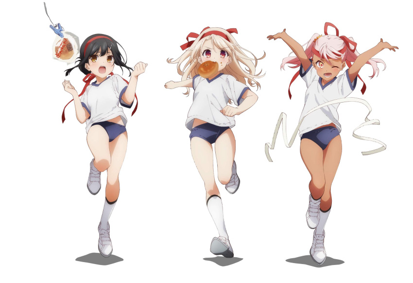 3girls ;d arms_up black_hair blue_buruma brown_eyes buruma chloe_von_einzbern dark_skin dark-skinned_female eyebrows_visible_through_hair fate/kaleid_liner_prisma_illya fate_(series) floating_hair gym_uniform hair_ribbon hairband highres illyasviel_von_einzbern kneehighs leg_up long_hair miyu_edelfelt mouth_hold multiple_girls one_eye_closed open_mouth pink_hair red_eyes red_hairband red_ribbon ribbon running shirt short_sleeves silver_hair simple_background smile t-shirt twintails v-shaped_eyebrows very_long_hair white_background white_footwear white_legwear white_shirt