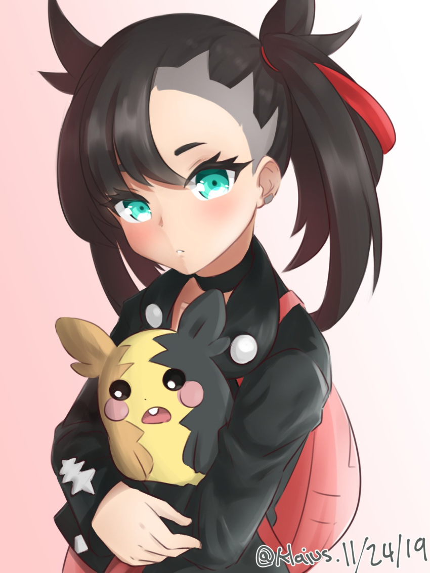 1girl black_gloves blush dated earrings gen_8_pokemon gloves gradient gradient_background green_eyes hair_horns highres holding holding_pokemon jewelry klaius long_sleeves looking_at_viewer marnie_(pokemon) morpeko morpeko_(full) parted_lips pink_background pokemon pokemon_(creature) pokemon_(game) pokemon_swsh solo twitter_username upper_body