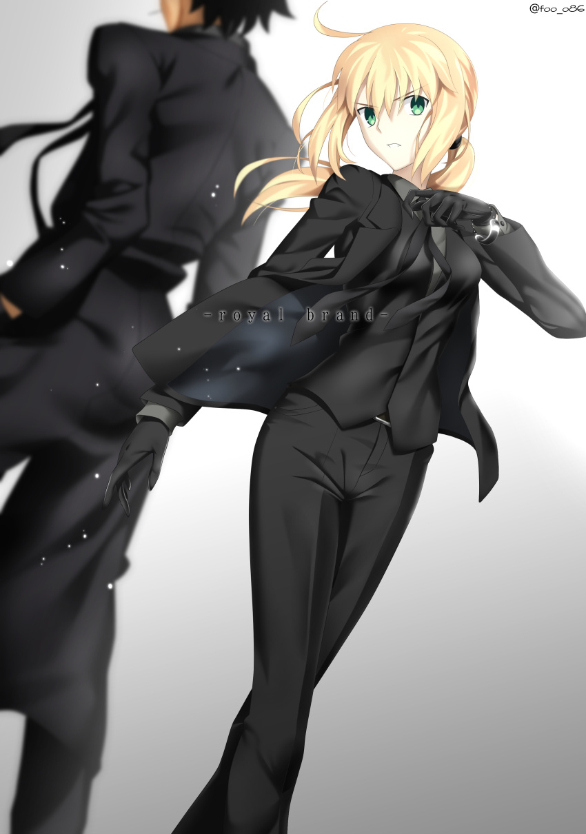 1boy 1girl absurdres artoria_pendragon_(all) bangs black_gloves black_hair black_jacket black_neckwear black_pants black_vest blonde_hair blurry blurry_background emiya_kiritsugu fate/zero fate_(series) floating_hair foo_(pixiv54892036) formal gloves green_eyes hair_between_eyes highres jacket long_hair long_sleeves looking_at_viewer necktie open_clothes open_jacket open_mouth pant_suit pants ponytail saber standing suit twitter_username vest