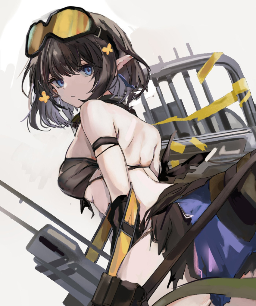 1girl arknights black_hair blue_eyes breasts eunectes_(arknights) from_behind goggles goggles_on_head grey_background hair_ornament highres looking_at_viewer looking_back medium_breasts pointy_ears qls shield short_hair simple_background solo tail vambraces