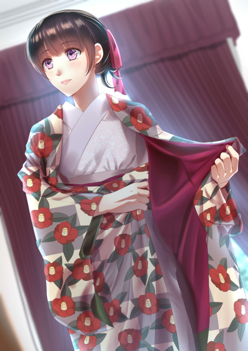 1girl black_hair curtains floral_print hair_ribbon highres indoors izumi_(stardustalone) japanese_clothes kimono print_kimono red_ribbon renri_no_chigiri_wo_kimi_to_shiru ribbon solo standing violet_eyes