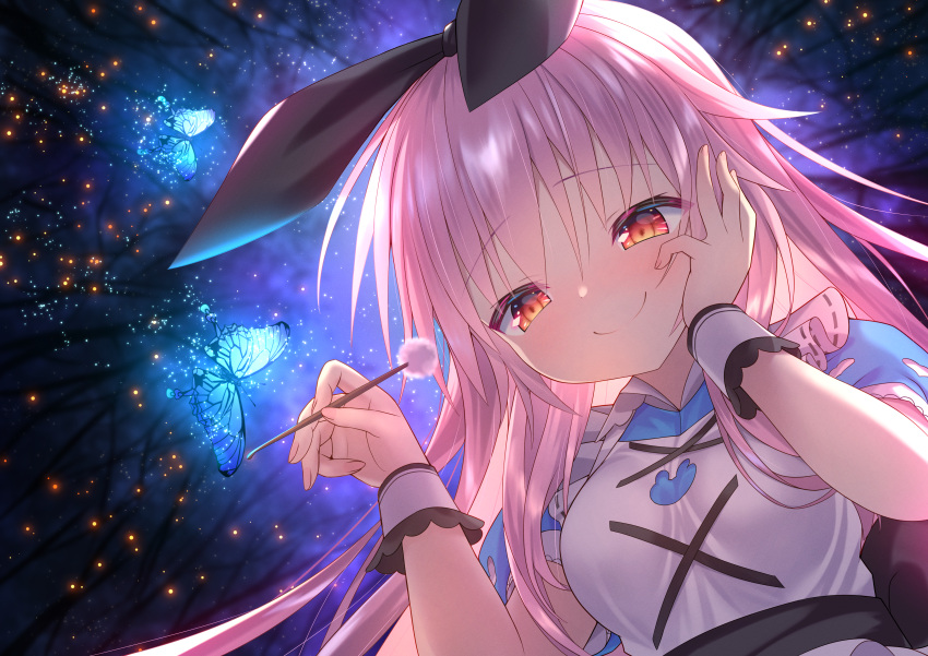 1girl absurdres bettle_(b_s_a_n) black_bow blue_butterfly bow breasts bug butterfly from_below grin hair_between_eyes hair_bow hand_up highres himekuma_ribon huge_filesize insect long_hair mimikaki night night_sky outdoors pink_hair re:act red_eyes sky small_breasts smile solo virtual_youtuber wristband