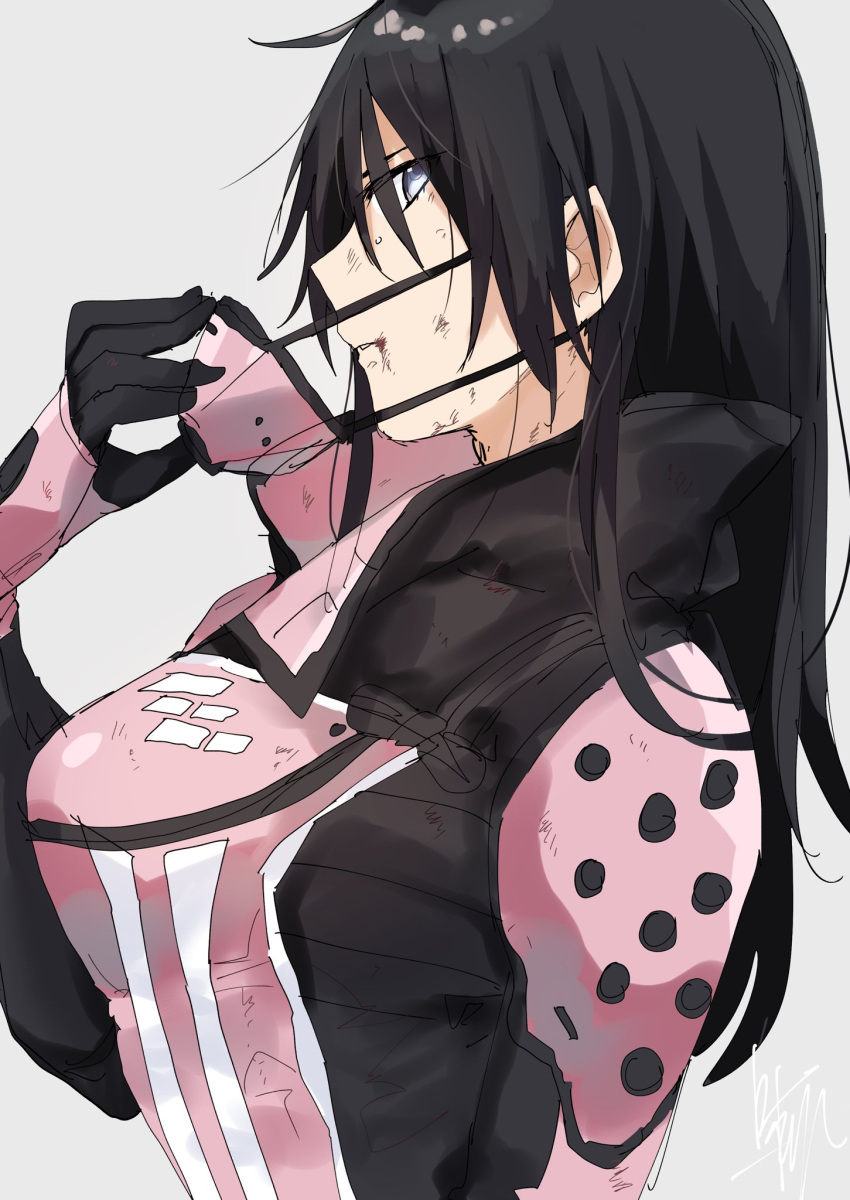 1girl alternate_hairstyle apex_legends black_hair blood blood_from_mouth bodysuit breasts from_side grey_background grey_eyes hair_behind_ear highres long_hair looking_to_the_side mashiro_(rikuya) mask mask_pull medium_breasts mouth_mask pink_mask solo wraith_(apex_legends)