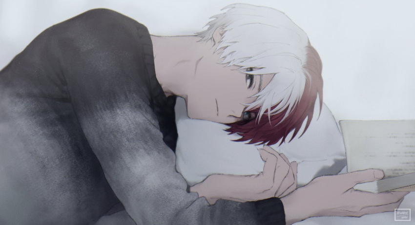 1boy artist_name bangs boku_no_hero_academia closed_mouth grey_eyes head_on_pillow looking_at_viewer lying male_focus multicolored_hair on_side pillow redhead short_hair solo sweater todoroki_shouto two-tone_hair umi_(ul8nl) upper_body white_hair