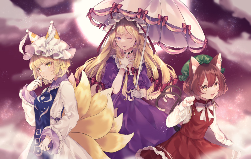 3girls :d ;) animal_ears blonde_hair bow brown_hair cat_ears cat_tail chen dress earrings fang fox_tail frilled_skirt frills gloves hair_bow hat highres jewelry long_dress long_hair long_sleeves multiple_girls multiple_tails ofuda one_eye_closed open_mouth parasol pillow_hat puffy_short_sleeves puffy_sleeves purple_dress shirt short_hair short_sleeves skin_fang skirt smile tabard tail touhou touhou_calamity two_tails umbrella umbrella_bow vest violet_eyes white_shirt yakumo_ran yakumo_yukari yellow_eyes youtan