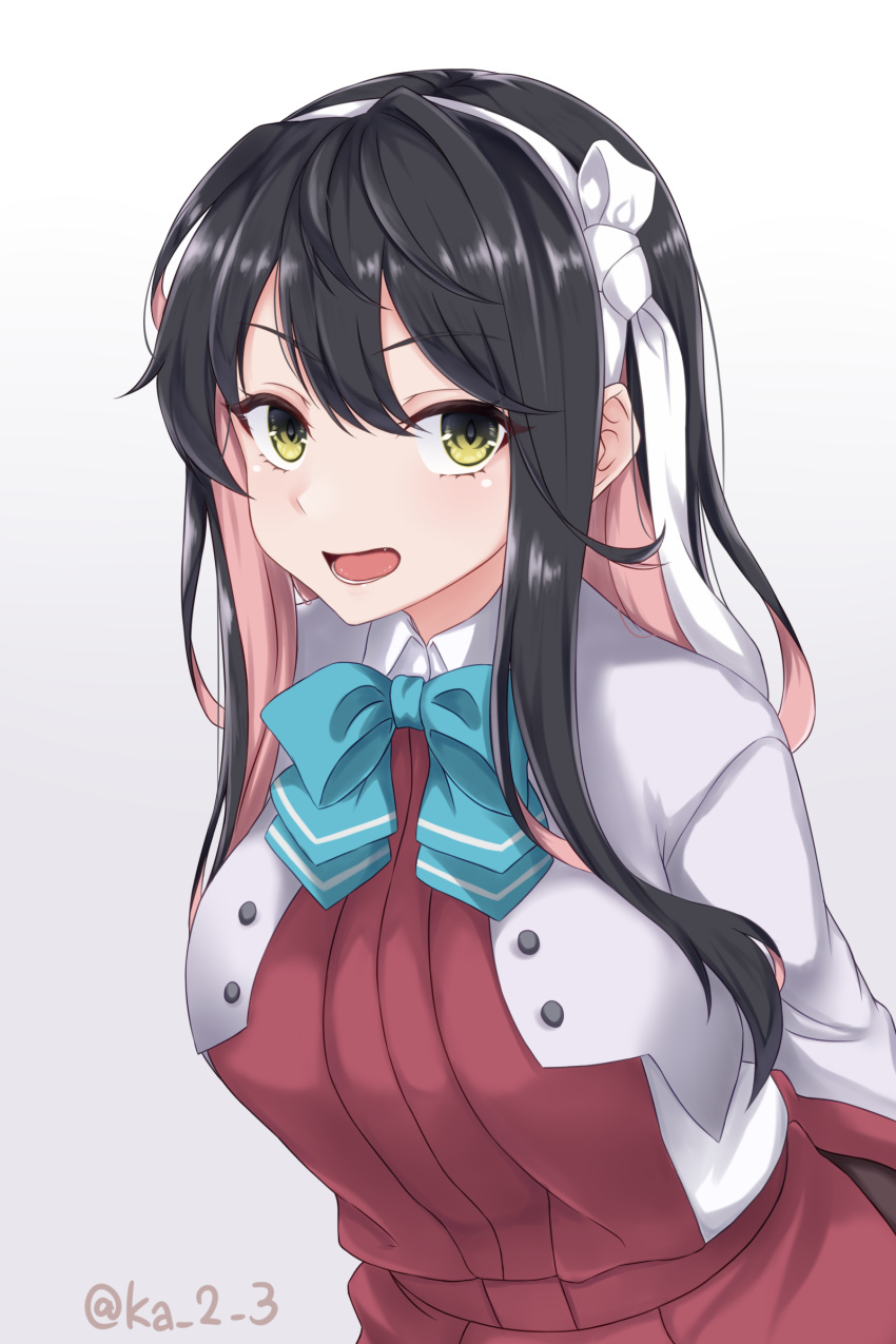 1girl absurdres black_hair blouse bow bowtie breasts dress eyebrows grey_background hair_between_eyes hair_down hairband halterneck highres jacket ka_tsumi kantai_collection large_breasts long_hair looking_at_viewer multicolored_hair naganami_(kancolle) pink_hair remodel_(kantai_collection) shirt smile solo twitter_username two-tone_hair upper_body vest white_blouse white_hairband white_jacket white_shirt yellow_eyes