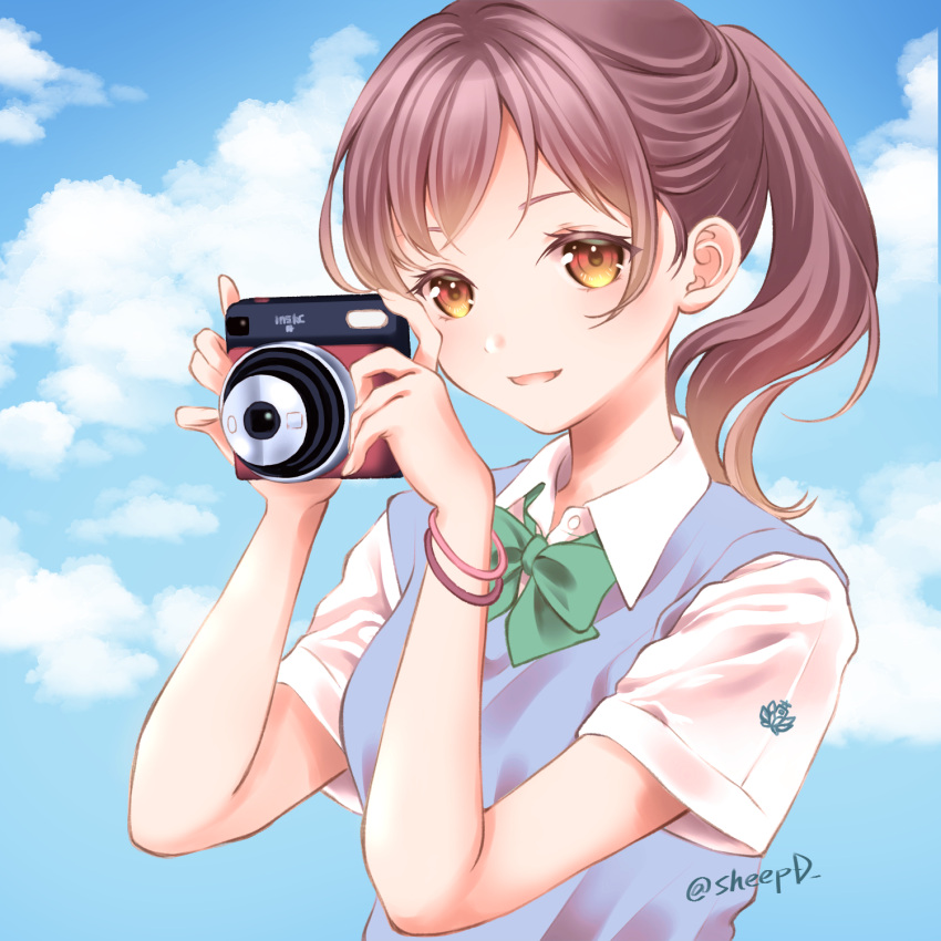 1girl bangs blue_sky bow breasts brown_hair camera clouds cloudy_sky collared_shirt commentary_request day eyebrows_behind_hair green_bow hands_up highres holding holding_camera long_hair looking_at_viewer medium_breasts original outdoors ponytail red_eyes school_uniform sheepd shirt short_sleeves sky solo sweater_vest twitter_username upper_body white_shirt