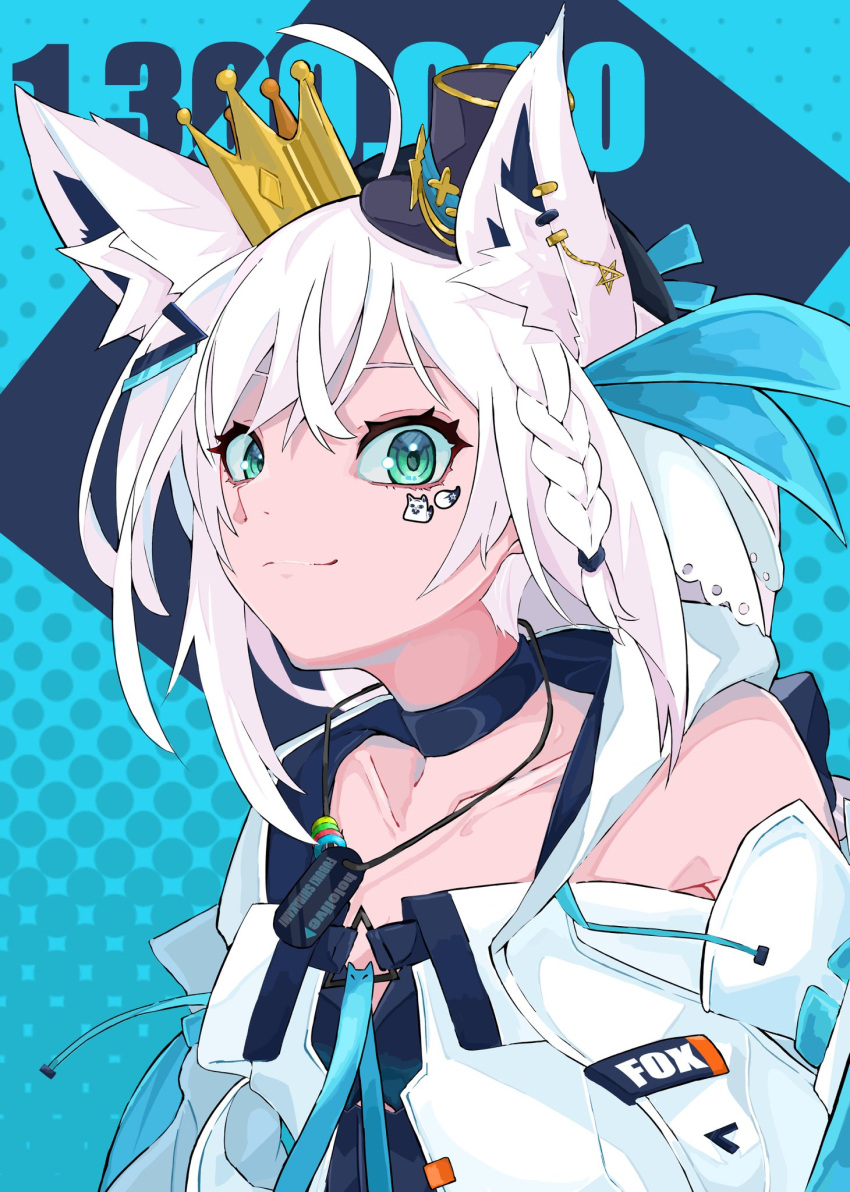 1girl animal_ear_fluff animal_ears ao_no_kitsune aqua_eyes black_choker black_headwear character_name choker collarbone copyright_name crown dog_tags fox_ears fox_girl hat highres hololive hood hoodie jacket jewelry looking_at_viewer milestone_celebration mini_hat miteiru_(shirakami_fubuki) necklace shirakami_fubuki sleeveless sleeveless_hoodie smile solo sticker upper_body virtual_youtuber white_hair white_hoodie white_jacket