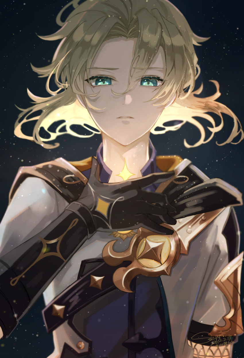 1boy absurdres albedo_(genshin_impact) black_gloves blonde_hair dated eyebrows_visible_through_hair eyes_visible_through_hair genshin_impact gloves glowing green_eyes hair_between_eyes highres hood hood_down light_particles male_focus parted_lips sash signature solo thousand upper_body