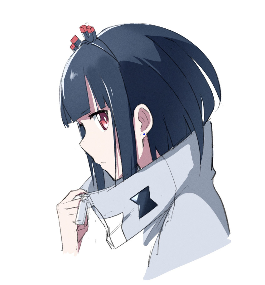 1girl aimusu black_hair black_hairband earrings expressionless from_side grey_jacket hair_behind_ear hairband highres jacket jacket_pull jewelry jitomi_monoe looking_at_viewer magnet red_eyes short_hair solo two-tone_jacket virtual_youtuber voms white_background white_jacket