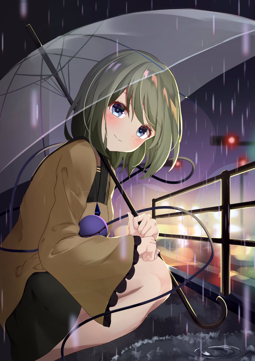 1girl bangs blouse blue_eyes blurry blurry_background blush bokeh breasts closed_mouth commentary_request depth_of_field eyeball eyebrows_visible_through_hair feet_out_of_frame gradient_sky green_hair green_skirt head_tilt highres holding holding_umbrella kirikaze_ren komeiji_koishi long_sleeves looking_at_viewer medium_hair no_hat no_headwear outdoors puddle rain see-through skirt sky small_breasts smile solo squatting swept_bangs third_eye touhou traffic_light twilight umbrella wide_sleeves yellow_blouse