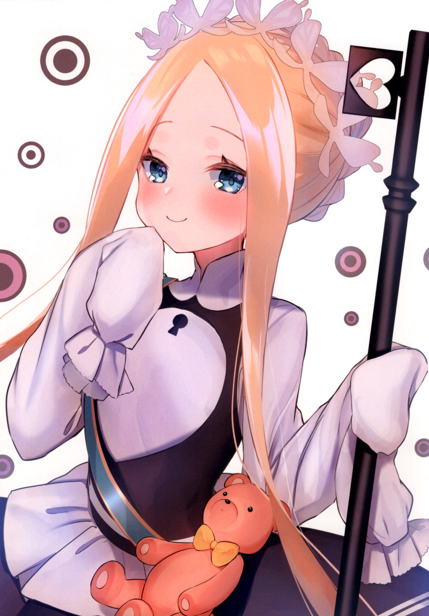 1girl abigail_williams_(fate) absurdres bangs black_dress blonde_hair blue_eyes blush braid brown_background butterfly_hair_ornament closed_mouth dress fate/grand_order fate_(series) forehead hair_ornament hand_up heroic_spirit_festival_outfit highres keyhole long_hair long_sleeves parted_bangs shirt simple_background sleeveless sleeveless_dress sleeves_past_fingers sleeves_past_wrists smile solo stuffed_animal stuffed_toy suzuho_hotaru teddy_bear very_long_hair white_shirt
