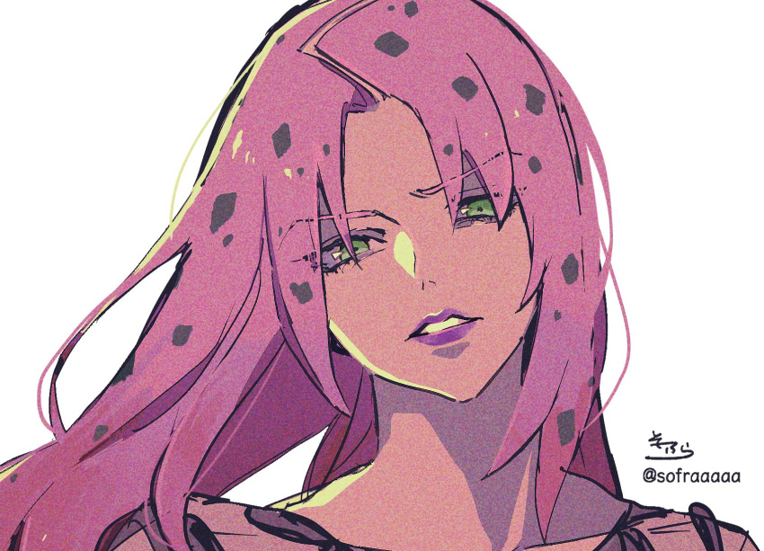 1boy bangs collarbone diavolo eyebrows_visible_through_hair green_eyes hair_over_eyes head_tilt highres jojo_no_kimyou_na_bouken long_hair looking_at_viewer male_focus parted_bangs parted_lips pink_hair portrait purple_lips signature simple_background sofra solo twitter_username vento_aureo white_background