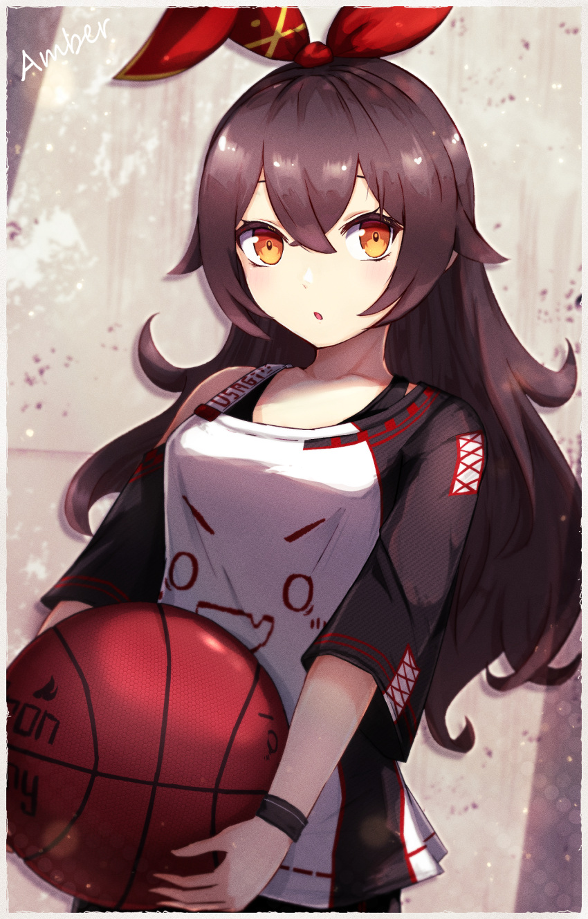 1girl :o alternate_costume amber_(genshin_impact) basketball black_hair black_sleeves border casual character_name collarbone commentary_request contemporary genshin_impact hair_ribbon highres long_hair looking_at_viewer off_shoulder orange_eyes parted_lips print_shirt raglan_sleeves red_ribbon reizouko ribbon shirt single_bare_shoulder sleeves_past_elbows solo sweatband upper_body very_long_hair white_border white_shirt