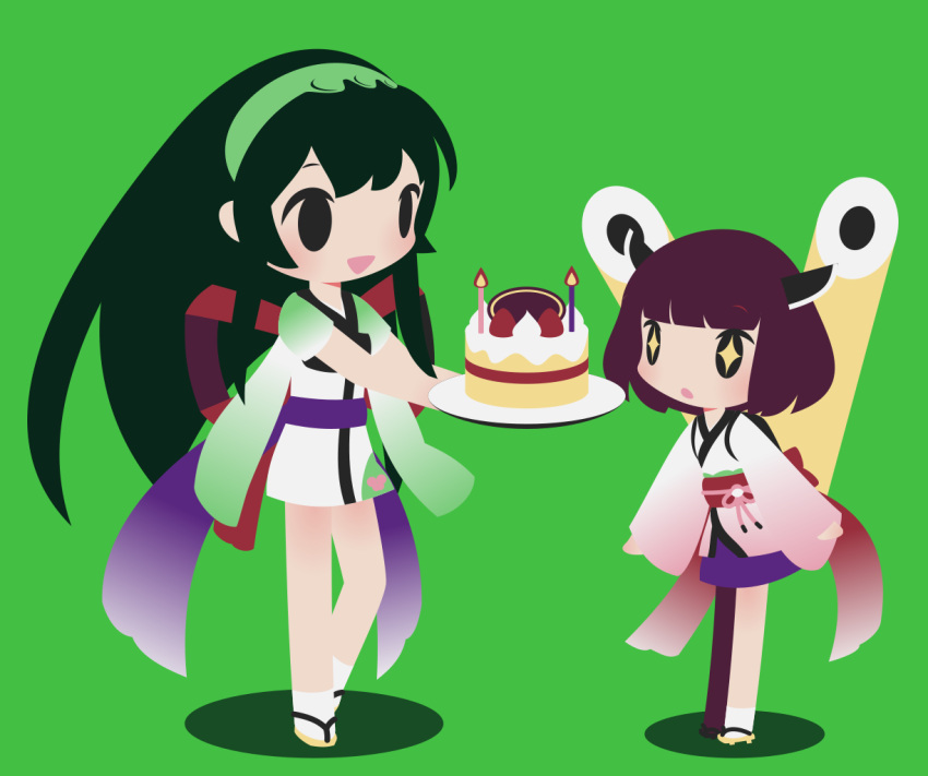 2girls back_bow birthday_cake black_hair bob_cut bow cake chibi cobalta eyebrows_visible_through_hair food geta green_hairband hair_ornament hairband headwear japanese_clothes kimono kiritanpo_(food) large_bow long_hair multiple_girls obi open_mouth purple_skirt sash short_hair short_kimono short_yukata skirt smile sparkle sparkling_eyes touhoku_kiritan touhoku_zunko vocaloid voiceroid white_legwear wide_sleeves yukata