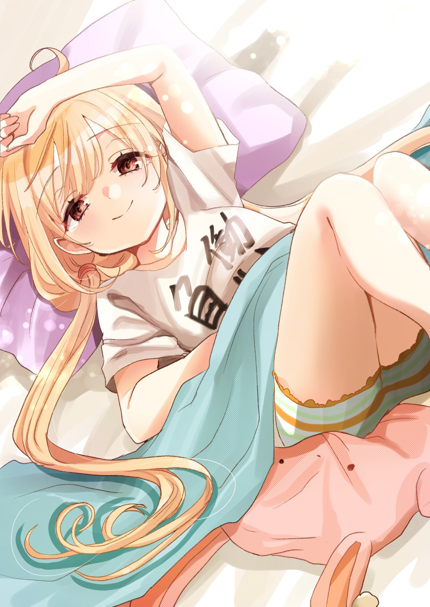 1girl ahoge bed blonde_hair futaba_anzu highres idolmaster idolmaster_cinderella_girls idolmaster_cinderella_girls_starlight_stage long_hair low_twintails lying on_back on_bed pillow rino_cnc smile solo stuffed_animal stuffed_bunny stuffed_toy twintails