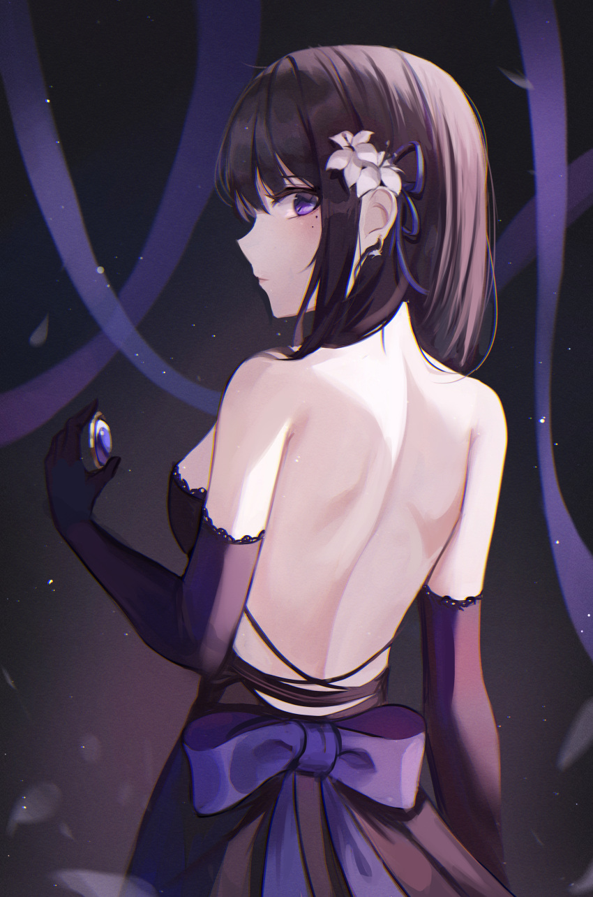 1girl absurdres bare_shoulders blue_ribbon blush closed_mouth dress elbow_gloves flower from_behind gloves hair_flower hair_ornament hair_ribbon highres holding kyo_(maae00) looking_at_viewer looking_back mole mole_under_eye original purple_dress purple_gloves purple_hair ribbon sleeveless sleeveless_dress solo strapless strapless_dress violet_eyes
