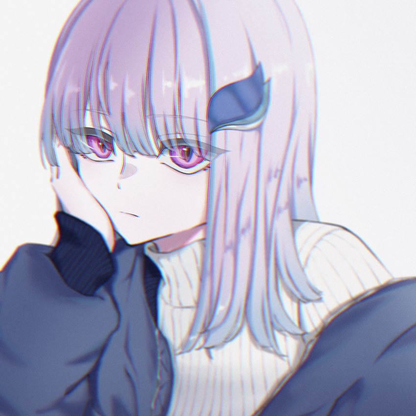 1girl bangs beige_sweater black_jacket chromatic_aberration eyebrows_visible_through_hair feather_hair_ornament grey_background hand_on_own_face highres jacket lize_helesta looking_at_viewer natsume_hinako nijisanji off_shoulder silver_hair solo sweater turtleneck turtleneck_sweater upper_body violet_eyes virtual_youtuber