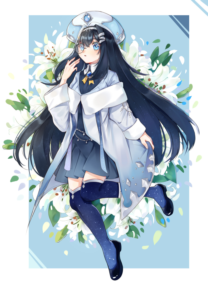 +_+ 1girl bangs black_legwear blue_eyes blue_hair blue_headwear blue_jacket blue_skirt blue_sweater chinese_commentary eyebrows_behind_hair flower hand_to_own_mouth highres hololive hololive_china huo_yeyeyeye jacket long_hair looking_at_viewer monocle off-shoulder_jacket open_mouth rosalyn_(hololive) second-party_source skirt solo sweater thigh-highs very_long_hair virtual_youtuber white_flower