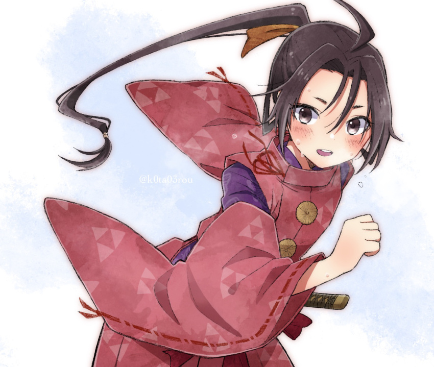 1boy ahoge black_eyes black_hair blush hair_between_eyes hojo_tokiyuki japanese_clothes katana kotarou long_hair looking_at_viewer nigejozu_no_wakagimi open_mouth ponytail simple_background sword weapon wide_sleeves