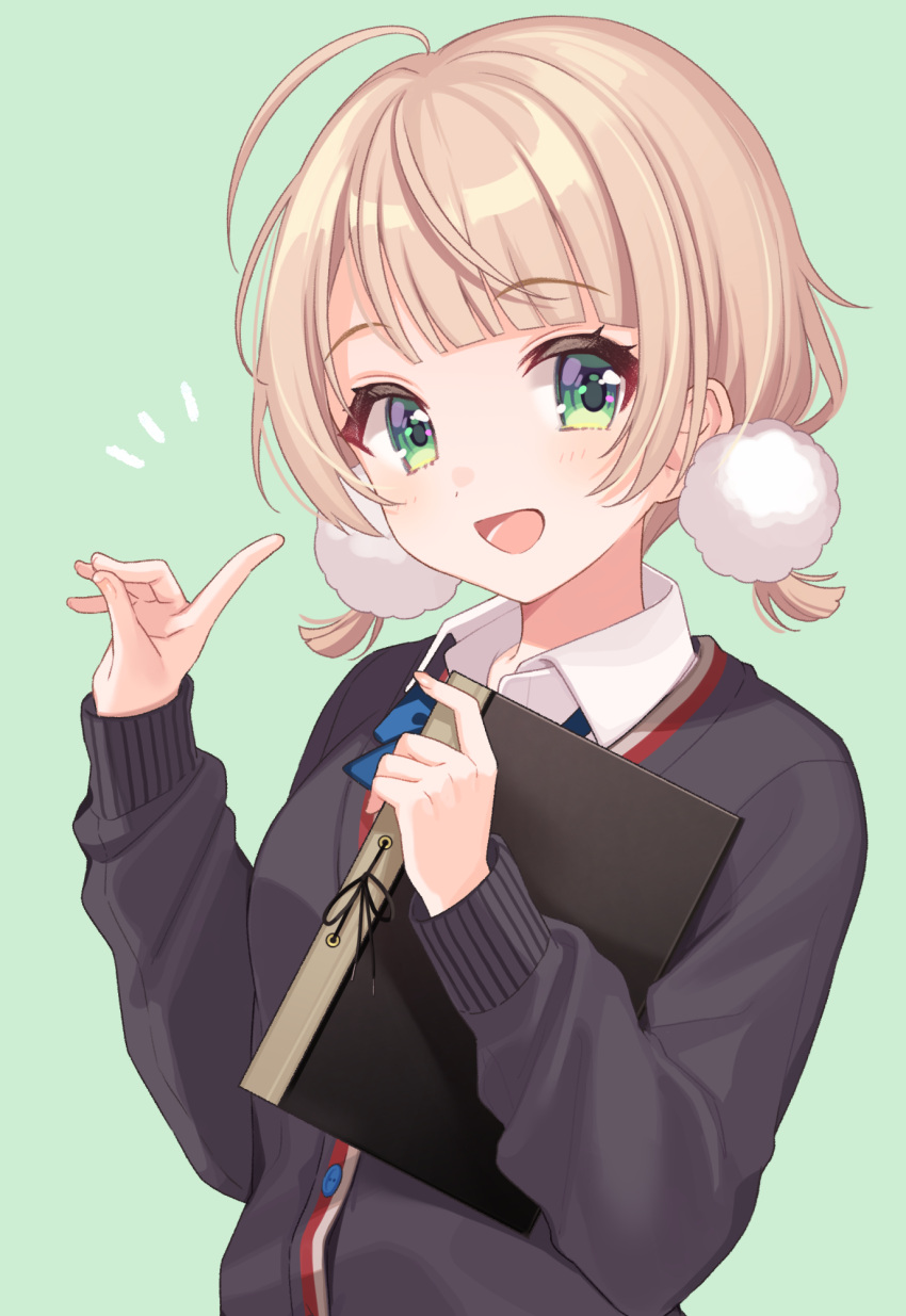 1girl ahoge bangs blonde_hair blush bow buttons collared_shirt eyebrows_visible_through_hair green_background green_eyes hair_pom_pom highres holding holding_folder indie_virtual_youtuber looking_at_viewer open_mouth shigure_ui shigure_ui_(vtuber) shirt short_ponytail simple_background solo upper_body virtual_youtuber