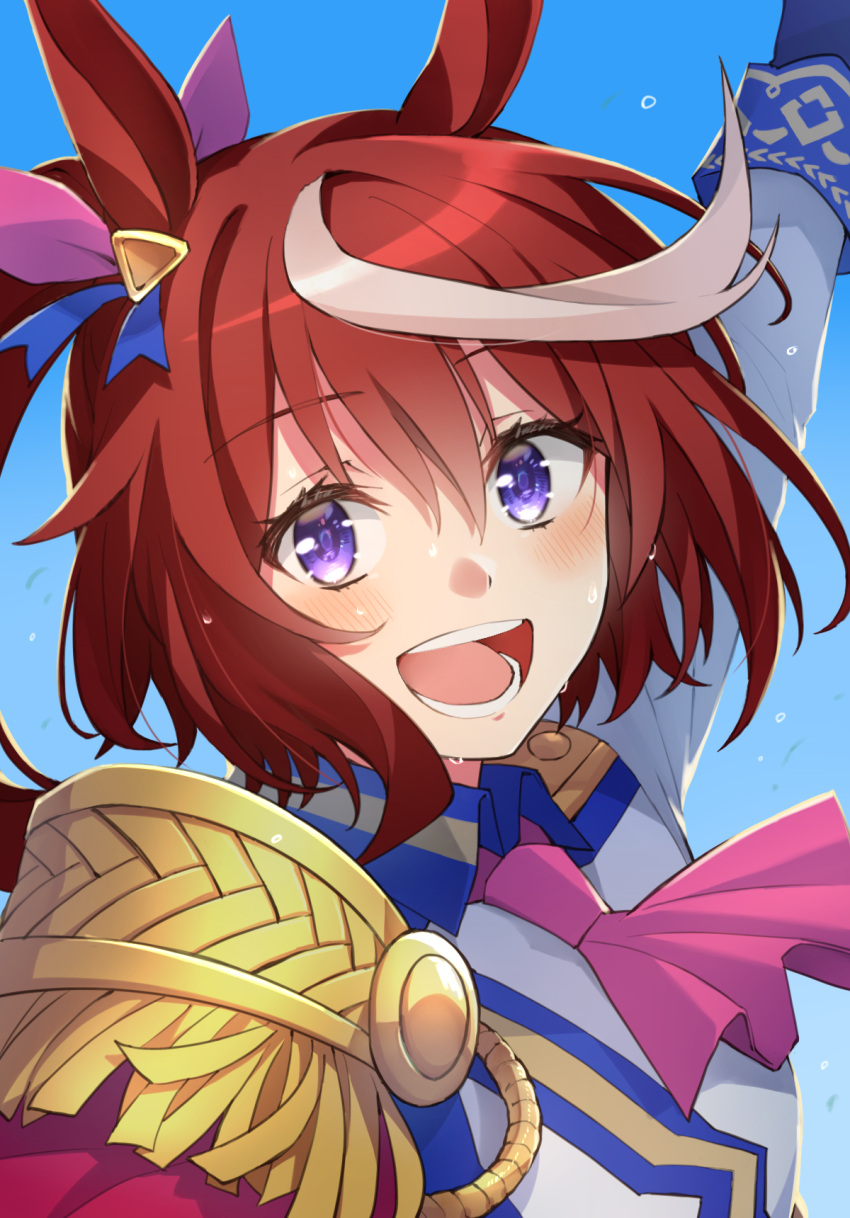 1girl :d animal_ears arm_up ascot blue_background blue_eyes blue_gloves blush brown_hair commentary_request epaulettes gloves hair_ribbon highres horse_ears jacket long_hair looking_at_viewer multicolored_hair open_mouth pink_neckwear pink_ribbon ponytail ribbon single_epaulette smile solo somechime_(sometime1209) streaked_hair tokai_teio_(umamusume) umamusume upper_body upper_teeth white_hair white_jacket