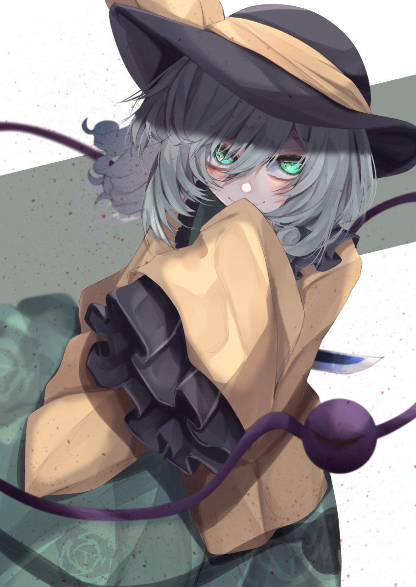 1girl arm_behind_back bags_under_eyes bangs black_headwear blouse closed_mouth commentary covering_mouth frilled_sleeves frills green_eyes green_skirt grey_hair hat hat_ribbon highres holding holding_knife knife komeiji_koishi long_sleeves looking_at_viewer medium_hair medium_skirt ribbon skirt sleeves_past_fingers sleeves_past_wrists smirk solo standing sun_hat third_eye touhou tsune_(tune) yellow_blouse yellow_ribbon