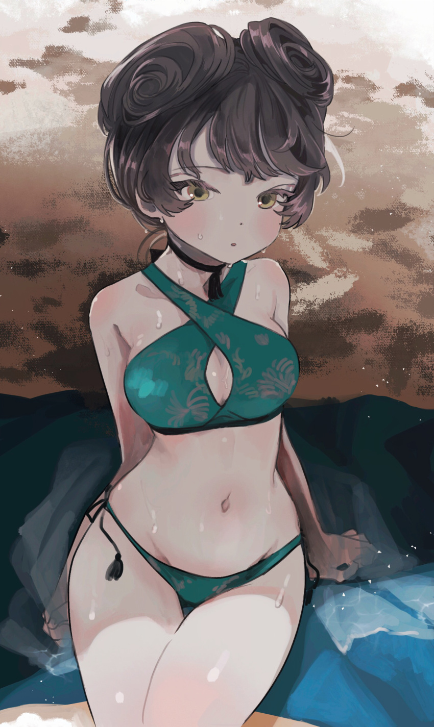 1girl absurdres aqua_bikini bangs beach beach_towel bikini black_choker breasts choker cleavage_cutout clothing_cutout commentary criss-cross_halter girls_und_panzer green_eyes hair_rings halterneck highres hosomi_shizuko looking_at_viewer medium_breasts navel outdoors parted_lips shade short_hair side-tie_bikini sitting solo swimsuit tama_launcher towel wet