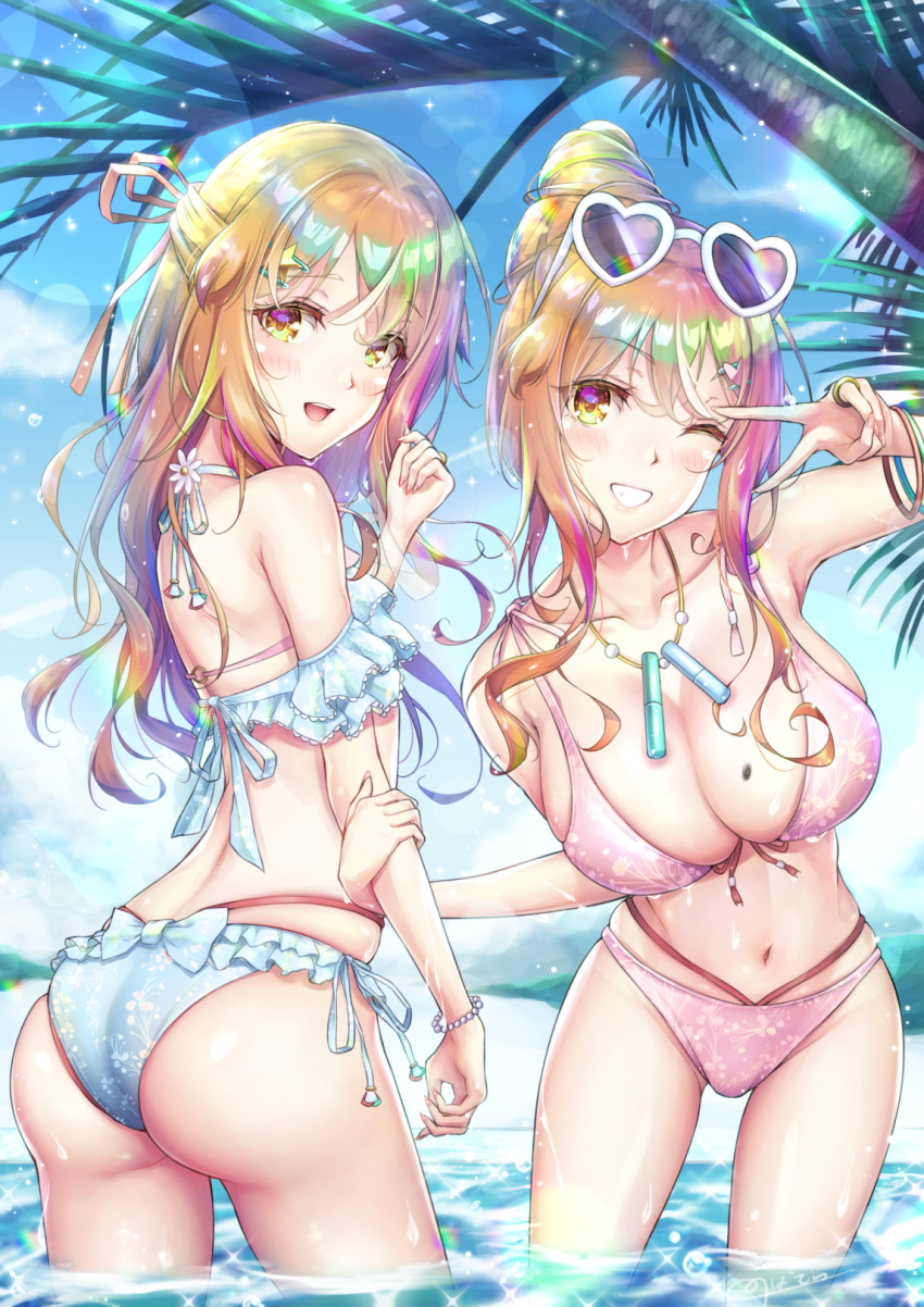 1boy 1girl ass bikini blush breasts from_behind highres large_breasts natsusora_aona natsusora_wakana navel nobady one_eye_closed original otoko_no_ko siblings smile summer swimsuit swimwear teeth thighs trap twins wink